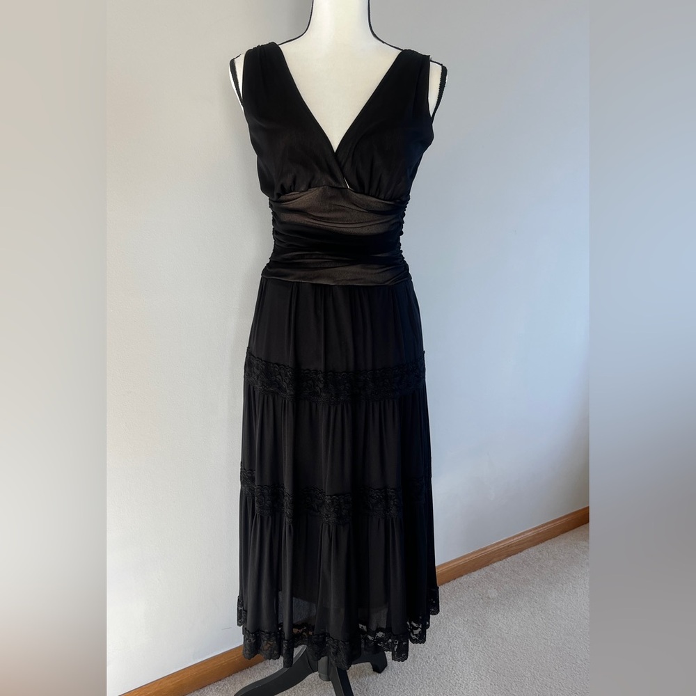 ARDEN B Chiffon Overlay Lace Sleeveless Deep V-neck Ruched Maxi Dress